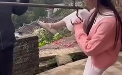 一女被多男玩前后夹击